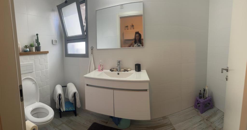 נקודות ריפוי Tirat Carmel Exterior foto
